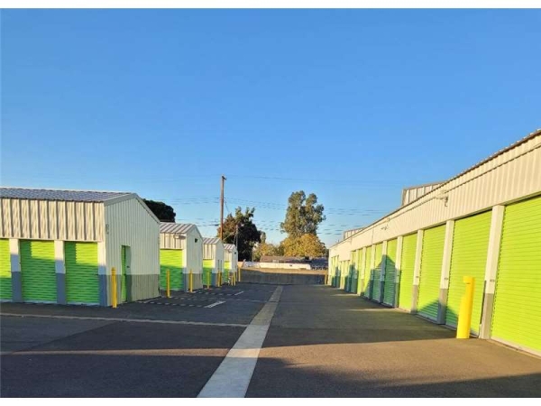 Storage Units at Extra Space Storage - 0341 - Sacramento - 5051 Perry Ave - 5051 Perry Avenue