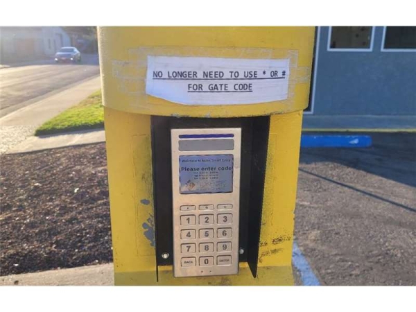 Storage Units at Extra Space Storage - 0341 - Sacramento - 5051 Perry Ave - 5051 Perry Avenue