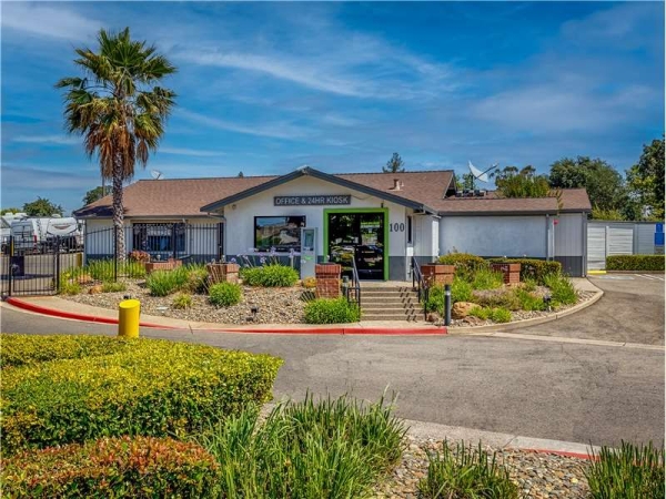 Facility photo: //images.sparefoot.com/medium/226557699432d47ddbc.jpg