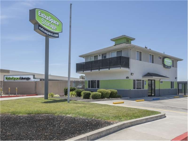 Storage Units at Extra Space Storage - 1273 - Sacramento - Franklin Blvd - 6900 Franklin Boulevard