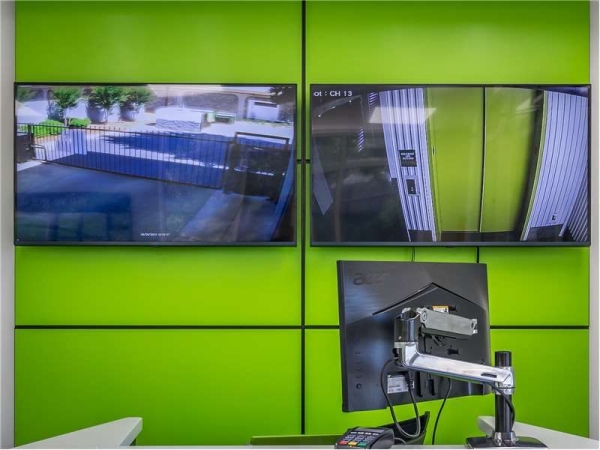 Facility photo: //images.sparefoot.com/medium/2265636994334d4e21d.jpg