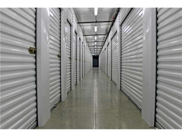 Facility photo: //images.sparefoot.com/medium/226566699434621de26.jpg