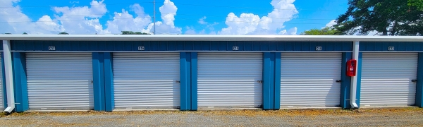 Facility photo: //images.sparefoot.com/medium/2265726a1d04db13dca.jpg