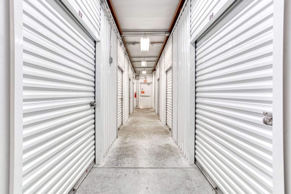 Facility photo: //images.sparefoot.com/medium/22660368811b7698cdf.jpg