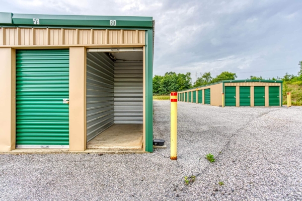 Facility photo: //images.sparefoot.com/medium/226620689e2a88023d4.jpg
