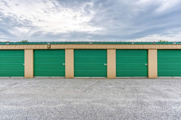 Facility photo: //images.sparefoot.com/medium/226620689e2ac3d9ca7.jpg