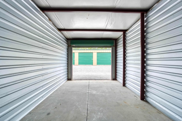 Facility photo: //images.sparefoot.com/medium/226620689e2b0f978fc.jpg