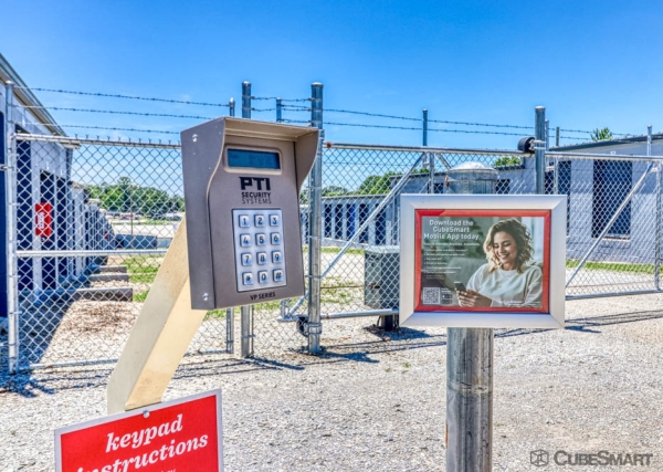 Facility photo: //images.sparefoot.com/medium/226639689484dd9b71a.jpg