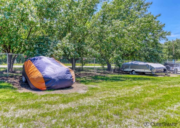 Facility photo: //images.sparefoot.com/medium/2266396989b83855205.jpg