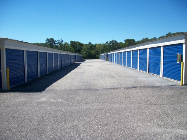 Facility photo: //images.sparefoot.com/medium/22667268829c94e766c.jpg