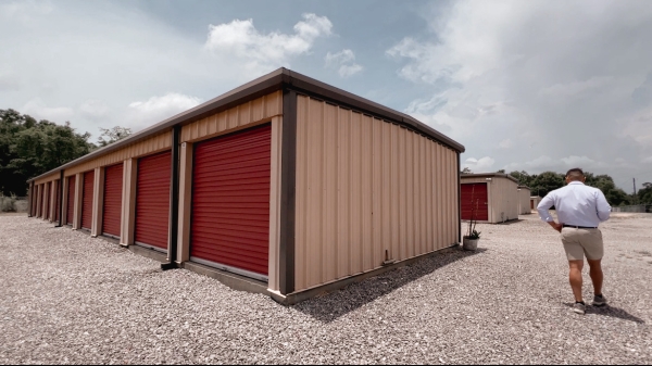 Facility photo: //images.sparefoot.com/medium/226700638504a2053ec.jpg