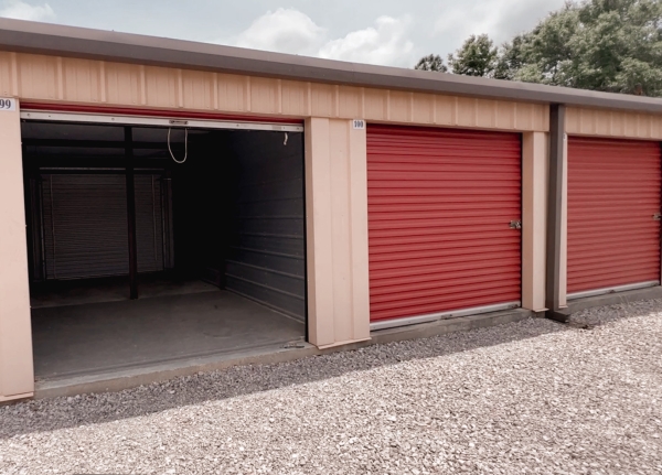 Facility photo: //images.sparefoot.com/medium/226700638504c2add47.jpg