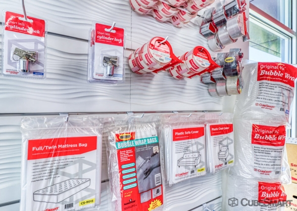 Facility photo: //images.sparefoot.com/medium/2267096943c81e735f5.jpg