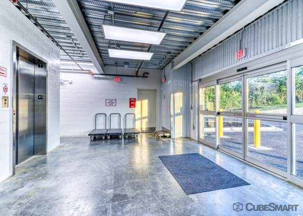 Facility photo: //images.sparefoot.com/medium/22670969f707790815e.jpg