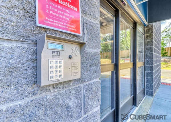 Facility photo: //images.sparefoot.com/medium/226710688c8591b05db.jpg