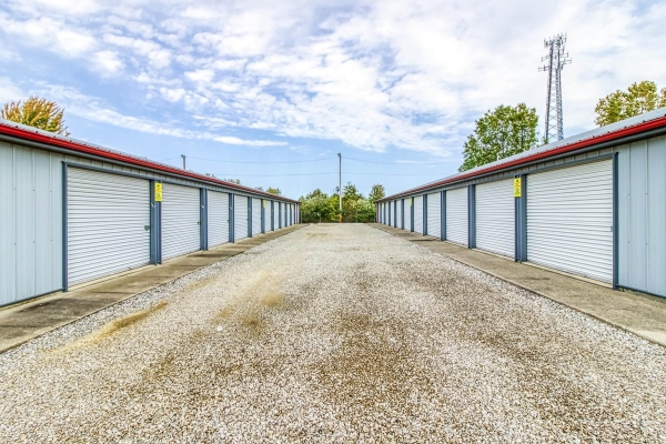 Facility photo: //images.sparefoot.com/medium/226718689f49cedff76.jpg