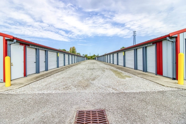 Facility photo: //images.sparefoot.com/medium/226718689f4aa906d8f.jpg