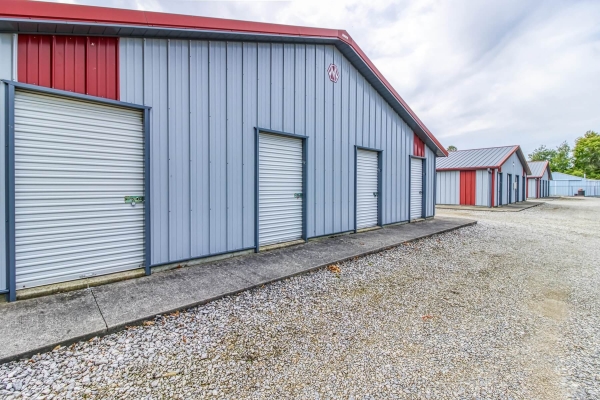 Facility photo: //images.sparefoot.com/medium/226718689f4ac7f0030.jpg