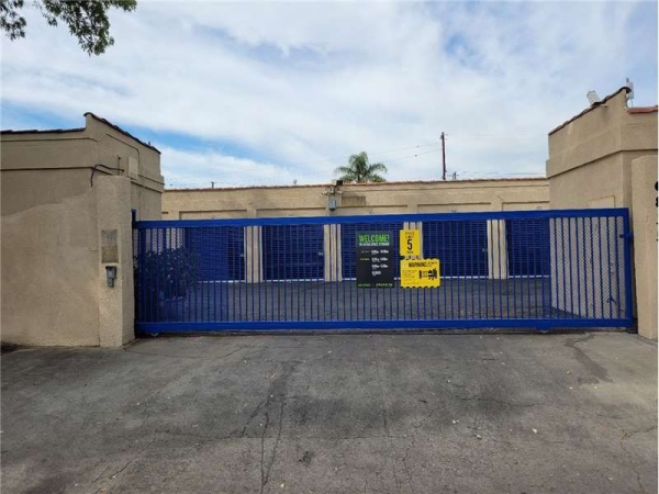 Facility photo: //images.sparefoot.com/medium/22677569943051f19dc.jpg