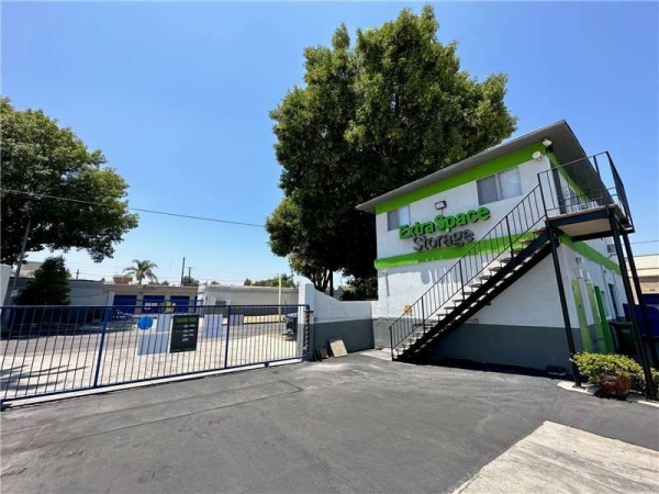 Facility photo: //images.sparefoot.com/medium/2267756994305557422.jpg