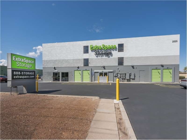 Facility photo: //images.sparefoot.com/medium/226778699434d97ce29.jpg