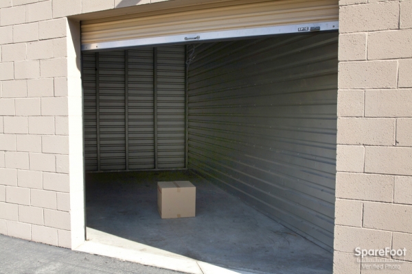 Facility photo: //images.sparefoot.com/medium/22684763978a0d85c28.jpg