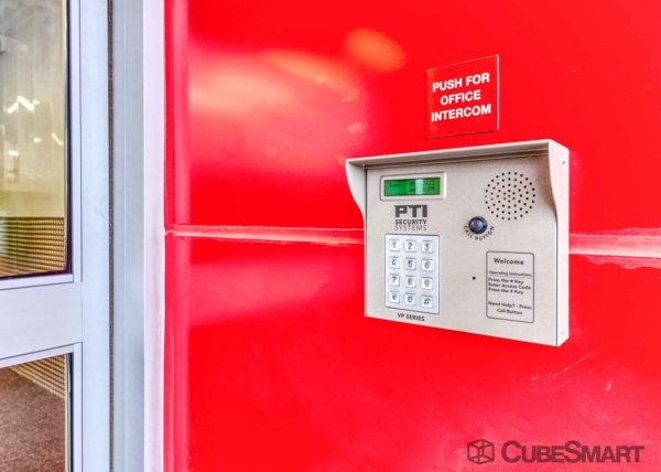 Facility photo: //images.sparefoot.com/medium/22688369144da63e2c8.jpg