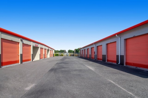 Facility photo: //images.sparefoot.com/medium/22688869e4d574d2d86.jpg