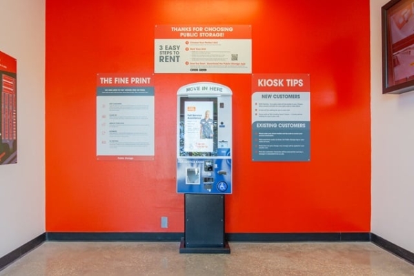 Facility photo: //images.sparefoot.com/medium/2268936991d3851553e.jpg