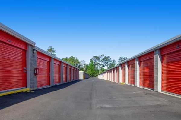 Storage Units at Public Storage - Ocala - 3690 SE Lake Weir Ave - 3690 SE Lake Weir Ave