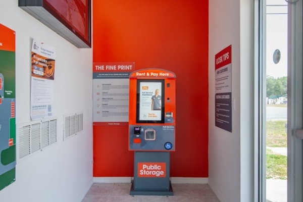 Facility photo: //images.sparefoot.com/medium/22690069f4a938419e8.jpg