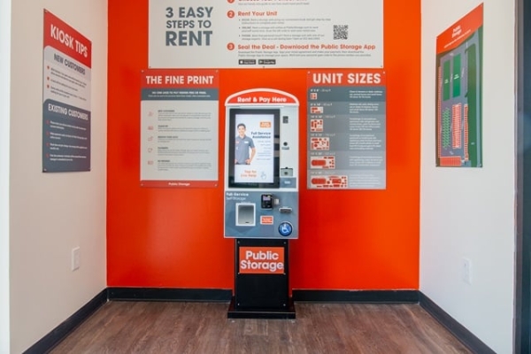 Facility photo: //images.sparefoot.com/medium/2269036936dc771b7f3.jpg