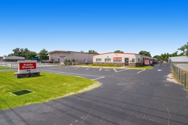 Facility photo: //images.sparefoot.com/medium/2269056966526cede66.jpg