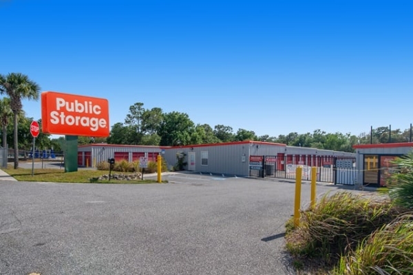 Facility photo: //images.sparefoot.com/medium/22690669f5fa423b758.jpg