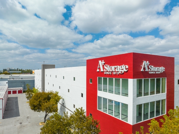 Facility photo: //images.sparefoot.com/medium/22691365b00c4fabf39.jpg