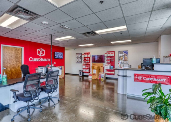Facility photo: //images.sparefoot.com/medium/22693168834fc682727.jpg