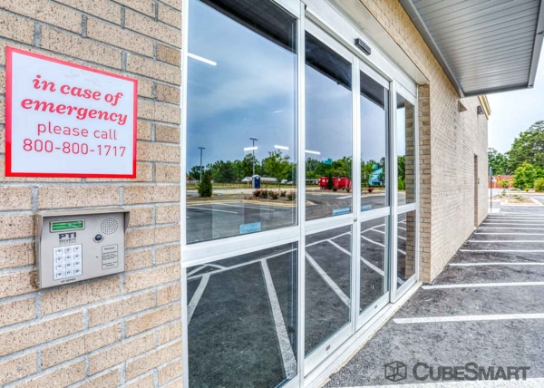 Facility photo: //images.sparefoot.com/medium/226931691ef496ca133.jpg