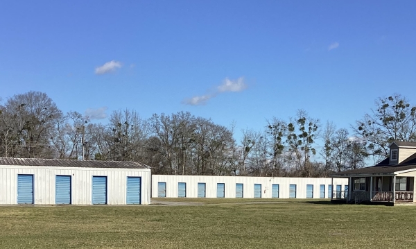 Facility photo: //images.sparefoot.com/medium/22694068810d350fabb.jpeg