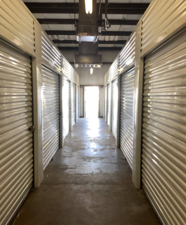 Facility photo: //images.sparefoot.com/medium/226940695d6a8b3aaba.png