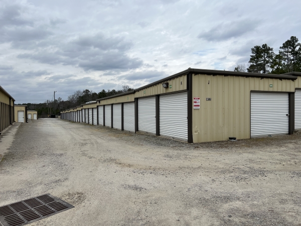 Facility photo: //images.sparefoot.com/medium/22696563f67c82cc0ea.jpg