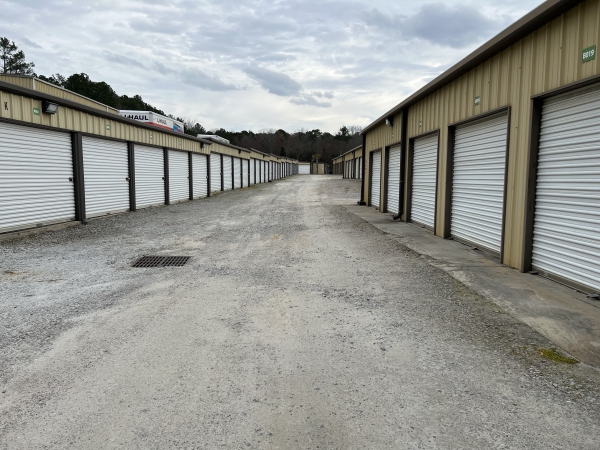 Facility photo: //images.sparefoot.com/medium/22696563f67c8727c24.jpg