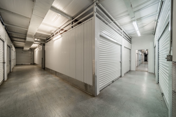 Facility photo: //images.sparefoot.com/medium/22697064ac3b7f606e6.jpeg
