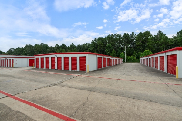 Facility photo: //images.sparefoot.com/medium/2269706895fbe2463ce.jpg
