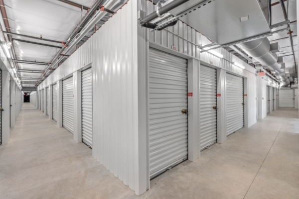 Facility photo: //images.sparefoot.com/medium/2269716895fb91514e2.jpg