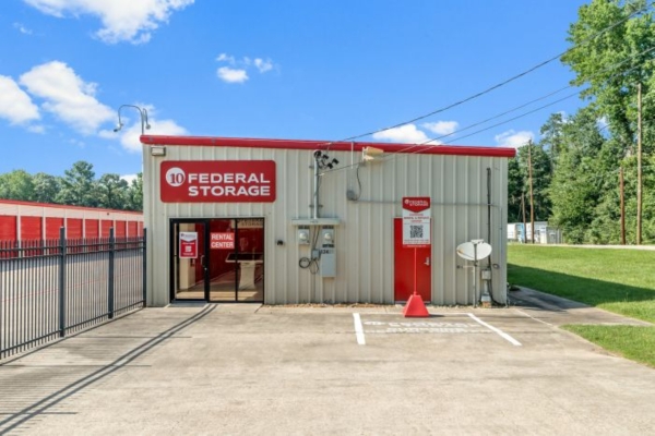 Facility photo: //images.sparefoot.com/medium/2269716895fb9b4ba24.jpg