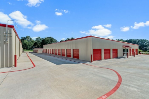Facility photo: //images.sparefoot.com/medium/2269716895fba5299db.jpg