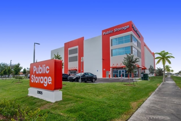 Facility photo: //images.sparefoot.com/medium/2269836a071c6c312be.jpg
