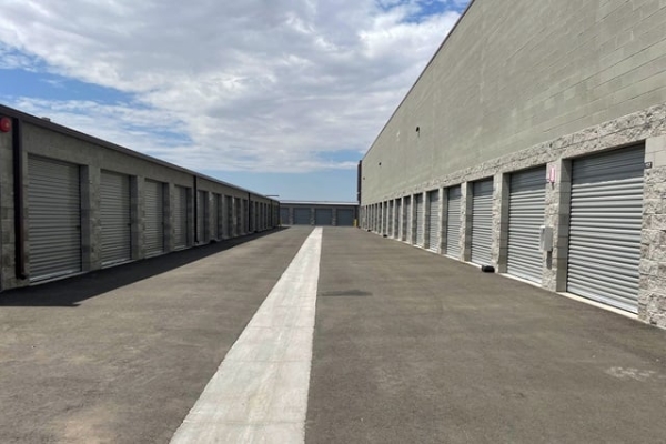 Facility photo: //images.sparefoot.com/medium/22698469e62aaa1193b.jpg