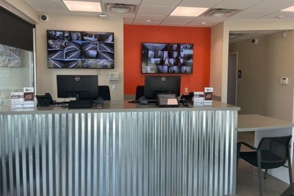 Facility photo: //images.sparefoot.com/medium/22698469e62aab0f013.jpg