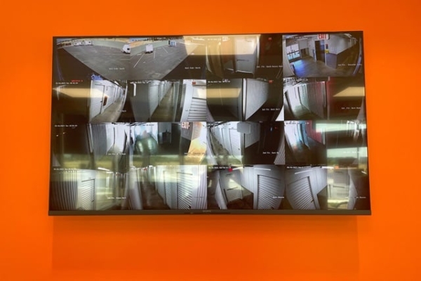 Facility photo: //images.sparefoot.com/medium/22698469e62aac0ea91.jpg